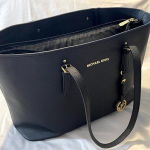 MICHAEL KORS JET SET TRAVEL MEDIUM TOTE